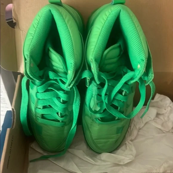Nike Green High-Top Sneakers - Picture 2 of 4